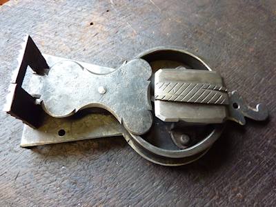 Peter Ross Crab Lock Front View